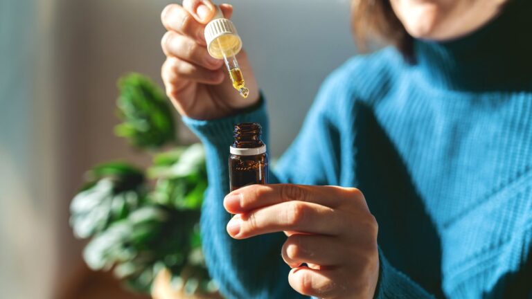 CBD Oil for Food Cravings Can It Help Control Appetite Naturally